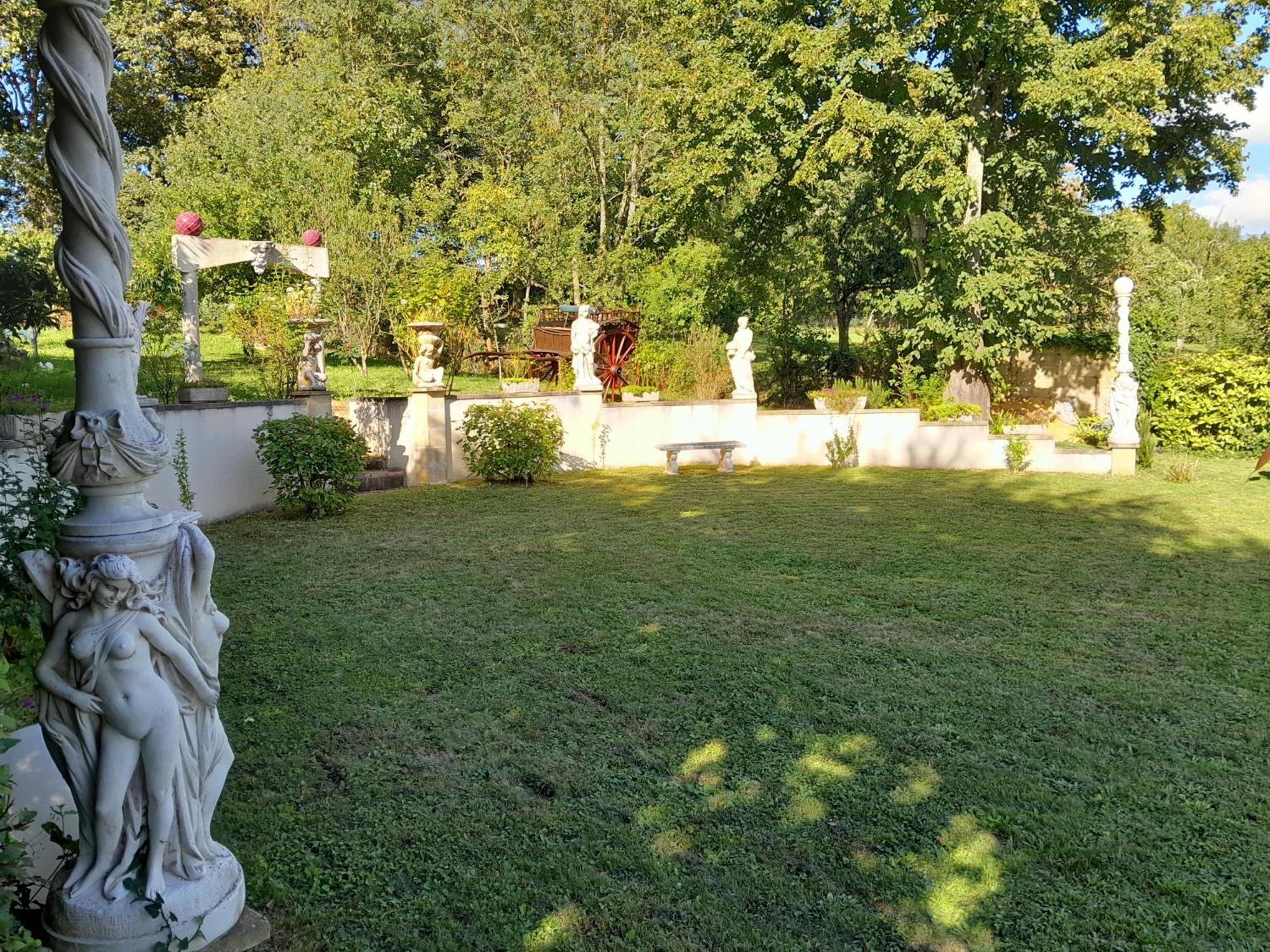 Le Madrigal Panzió Mamers Kültér fotó